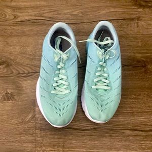 HOKA running shoes Profly